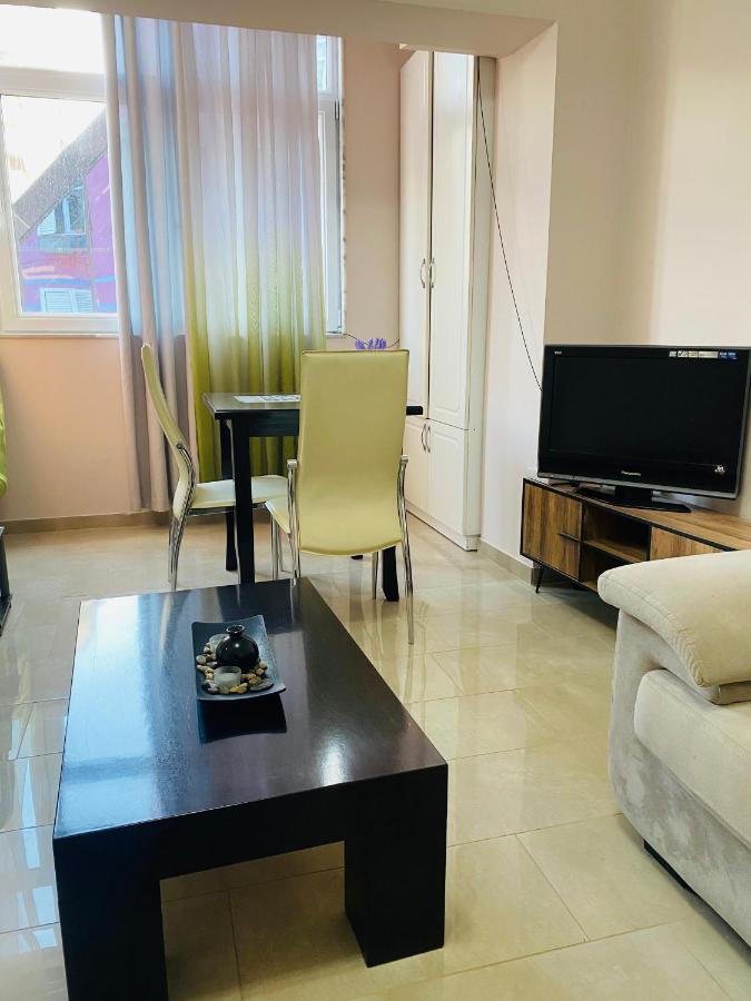 Ultra Apartments 'New Baazar 2' Tirana Exterior photo